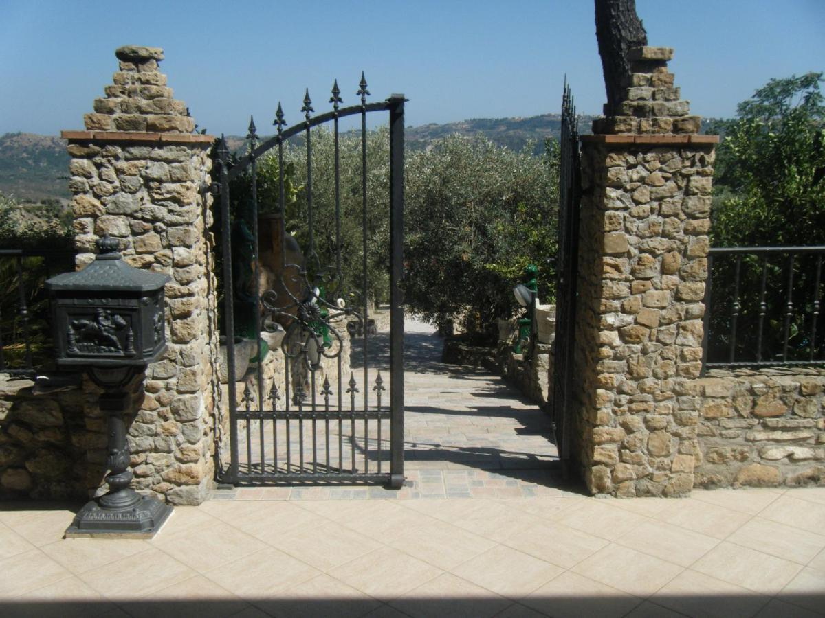 B&B Borgo Bellavista サンタ・セヴェリーナ エクステリア 写真